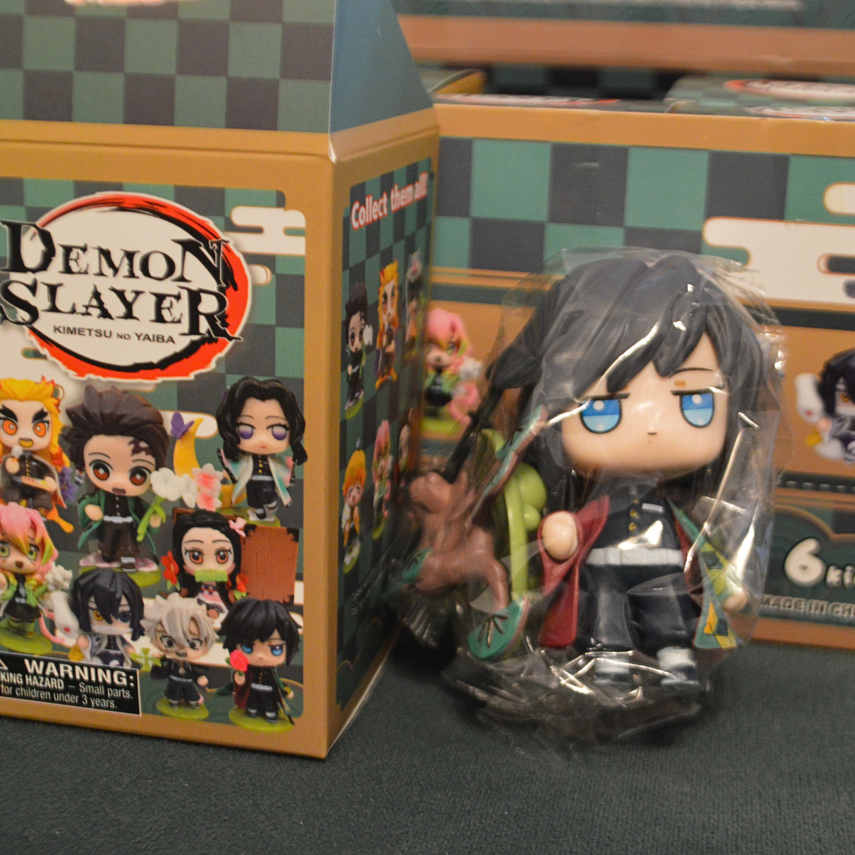 Caja sorpresa Demon Slayer (1)