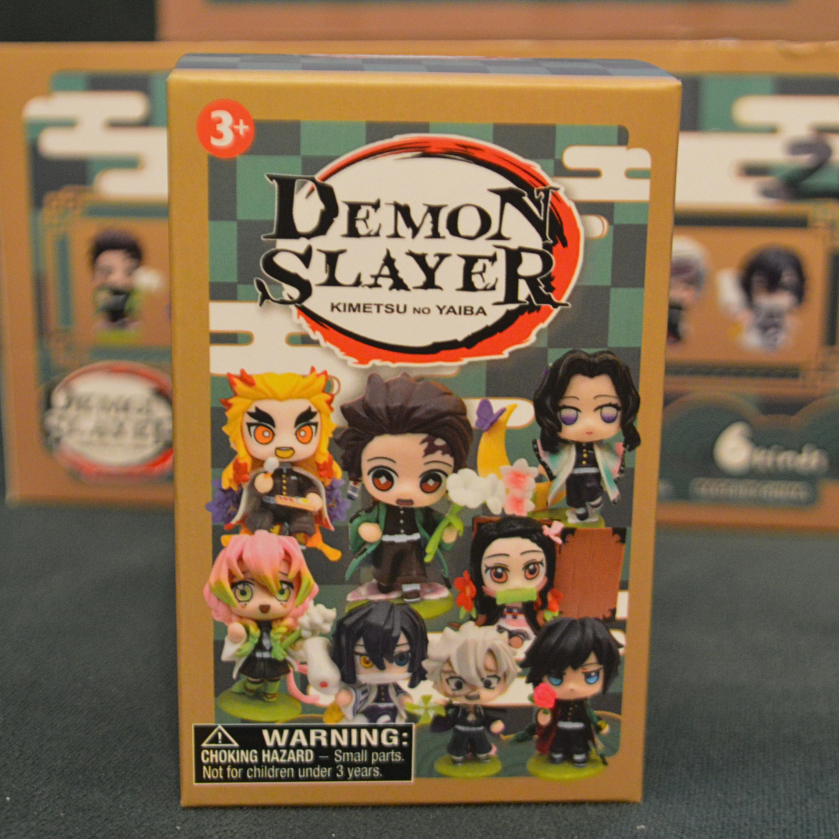 Caja sorpresa Demon Slayer (2)
