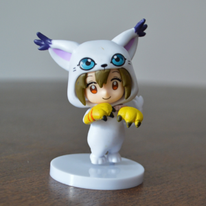 Figura de Digimon (Kari disfrazada de Gatomon)