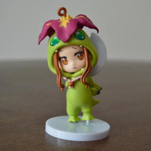 Figura de Digimon (Mimi Tachikawa disfrazada de Palmon)